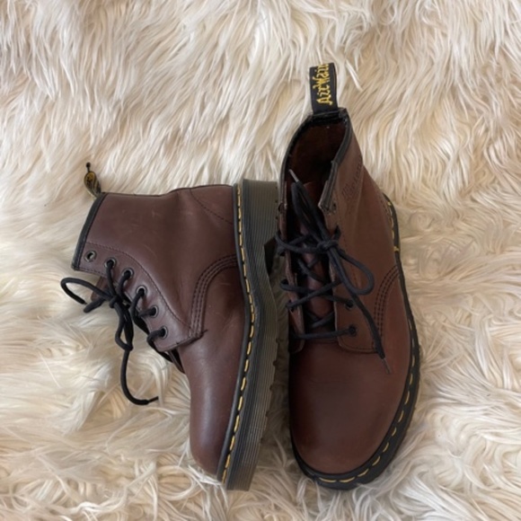 Dr Martens • 12-Eye Boots • Brown • 7 • Dog not included! - Picture 10 of 11